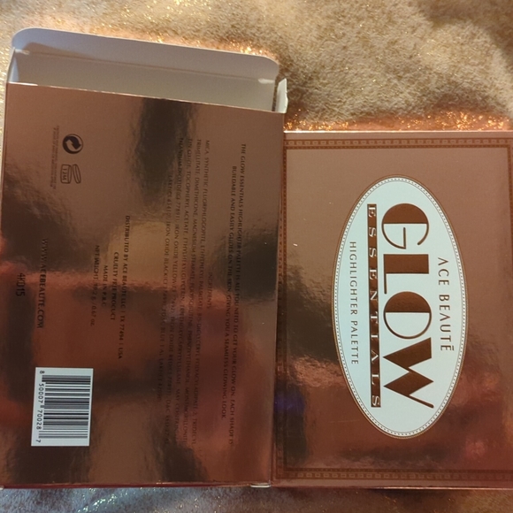 ACE BEAUTÈ  Glow Essentials Highlighter Palette - Picture 3 of 3